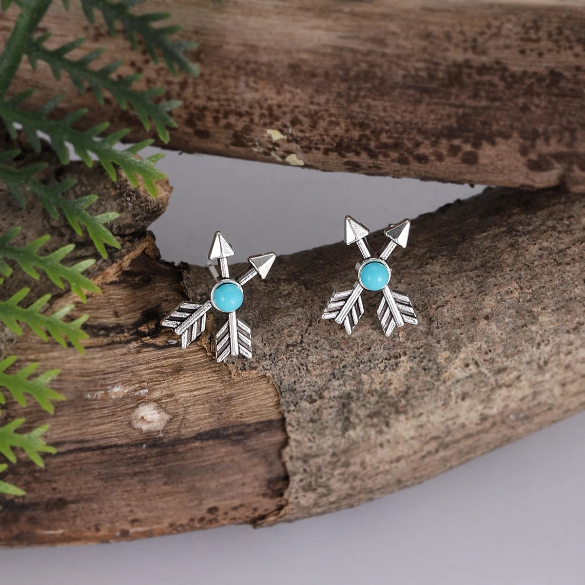 Boho New Turquoise Inlaid Mini Earring for Women Charm Silver Metal Arrow Triangle Geometric Earrings Piercing Stud Jewelry