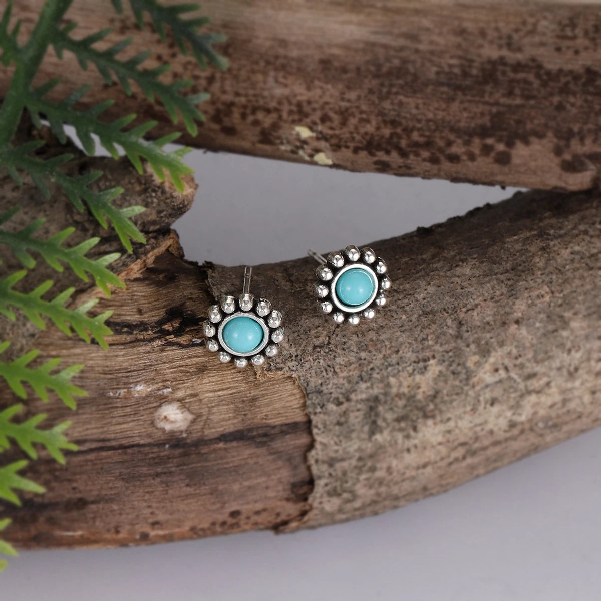 Boho New Turquoise Inlaid Mini Earring for Women Charm Silver Metal Arrow Triangle Geometric Earrings Piercing Stud Jewelry