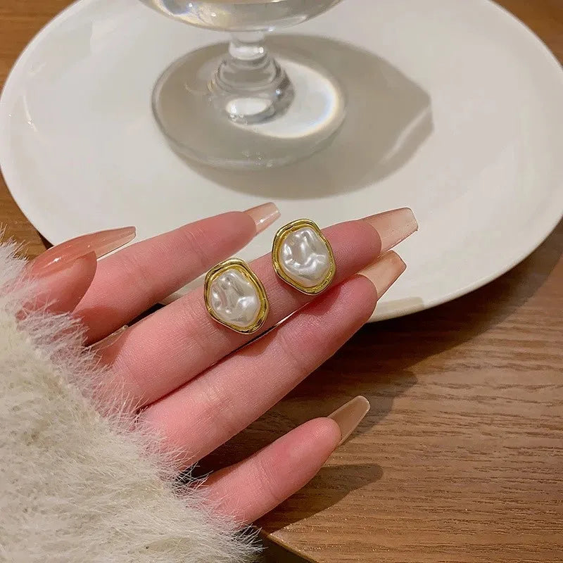 Geometric Irregular Round Pearl Earrings for Women Unusual Irregular Gold Color Metal Side Earrings Boho Trendy Jewelry Gift