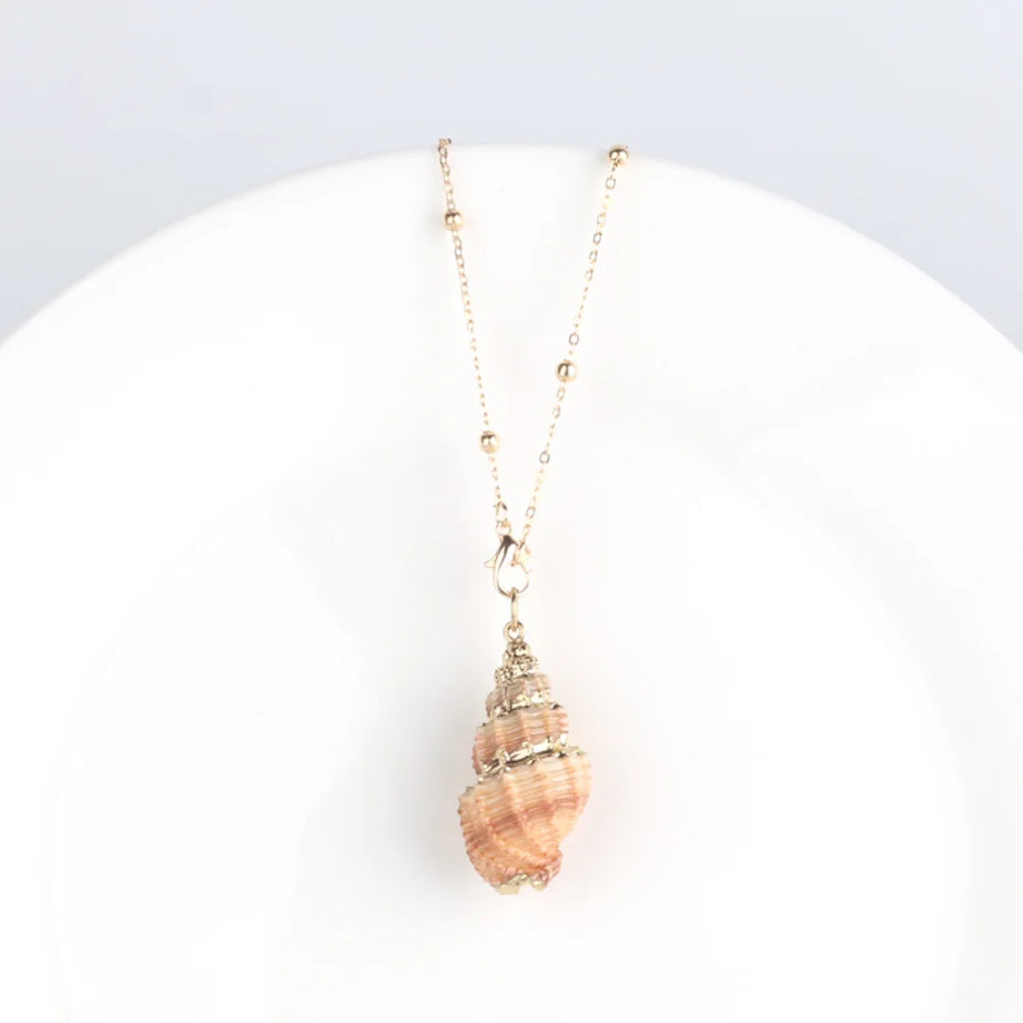 Conch Shell Boho Pendant Necklace