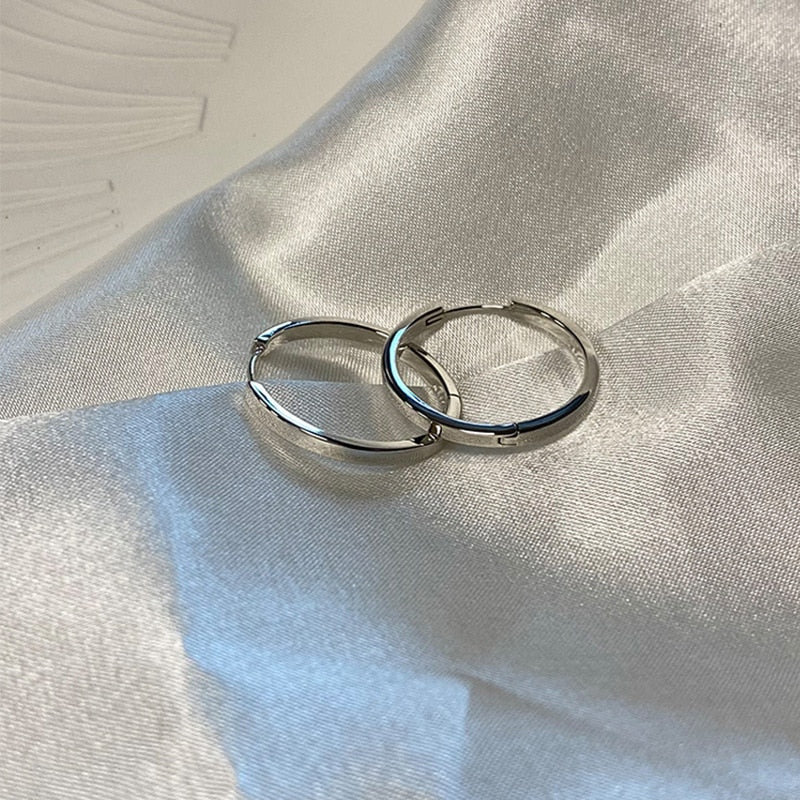 Korean  Simple Temperament Circle Pearl Earrings Fashion Small Versatile Earrings Women's Jewelry - Charlie Dolly