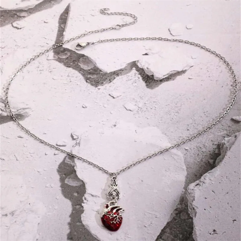 Gothic Vampire Bat Bloody Heart Pendant Necklace Fashionable Pagan Witch Jewelry Anatomy Heart Halloween Accessories Gift - Charlie Dolly