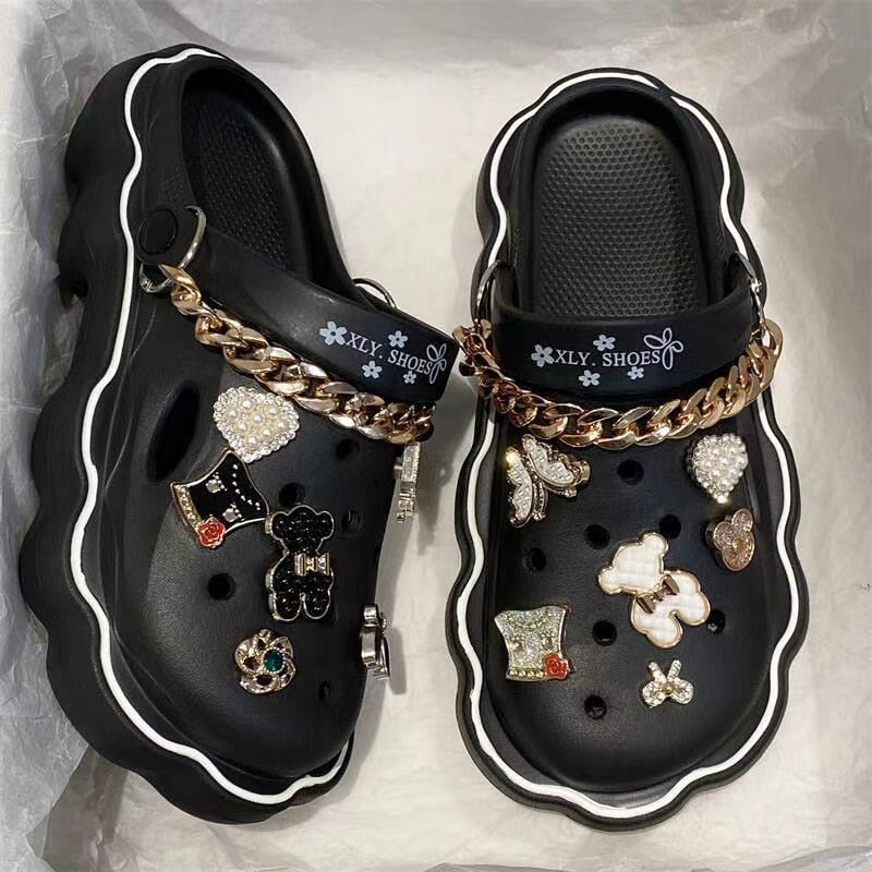 2023 Flat Garden DIY Croc Slippers Woman Beach Slipper Cute Cartoon Diamond Deco For Hole Shoes Antislip Thicken Shoes For Women - Charlie Dolly