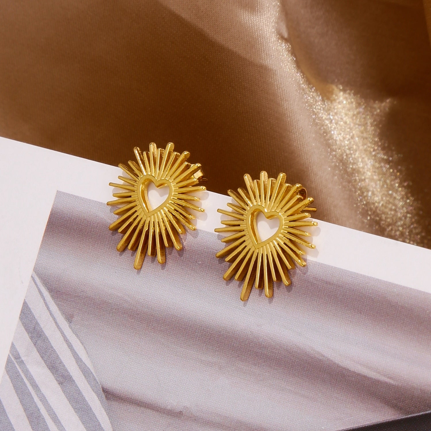 HONGTONG Earrings Irregular Love Shape Stainless Steel Earrings Women&#39;s Fashion Cute Metal Texture 18k Earrings Gold Plated - Charlie Dolly