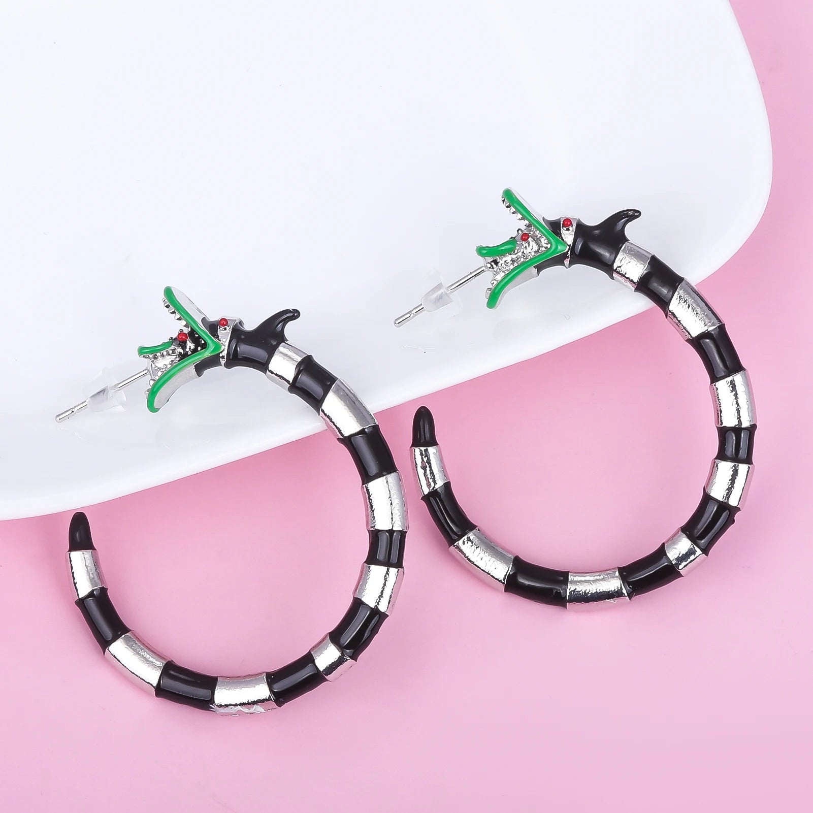 Gothic Style Harong Halloween Beetlejuice Hoop Earring for Women Beetle Sandworm Creepy Chunky Jewelry Cosplay Props Accessories - Charlie Dolly