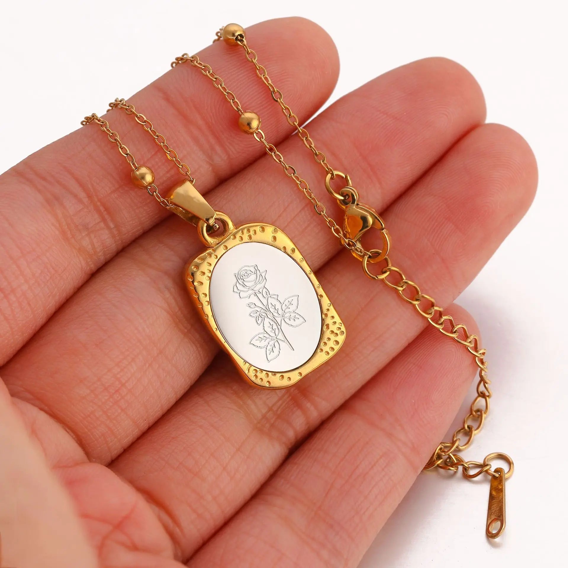 Birth Flower Necklace for Women Stainless Steel Month Lotus/Daisy/ Rose Floral Pendant +Chain Personalized Jewelry Birthday Gift