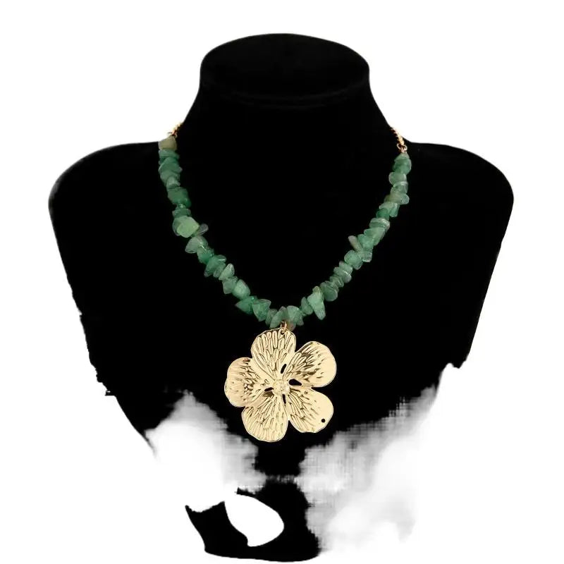 Boho Irregular Natural Stone Necklace For Women Exquisite Metal Flower Clavicle Chain Beach Party Jewelry Accessories Gift