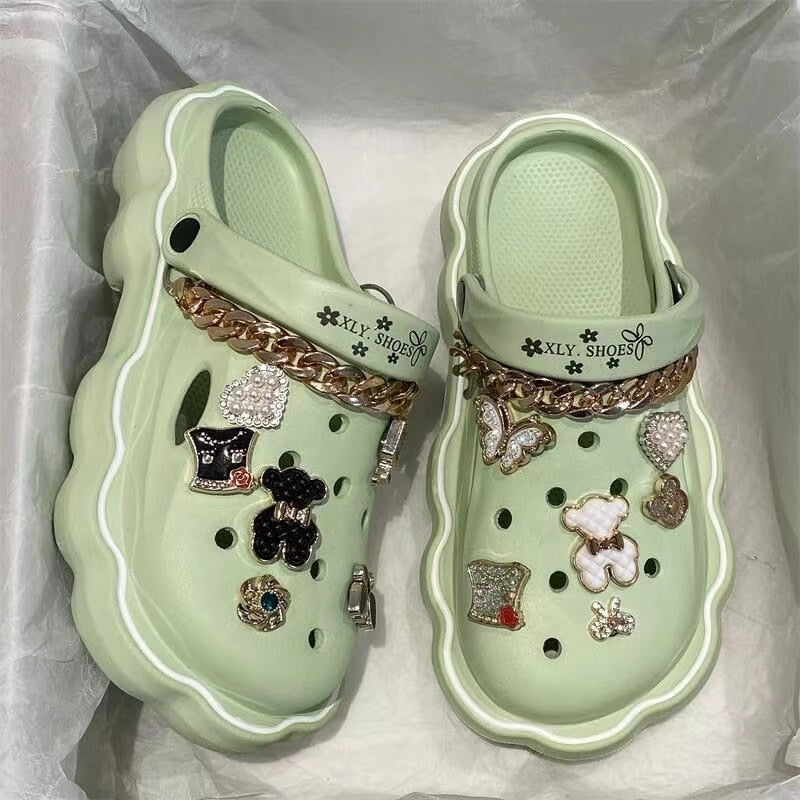 2023 Flat Garden DIY Croc Slippers Woman Beach Slipper Cute Cartoon Diamond Deco For Hole Shoes Antislip Thicken Shoes For Women - Charlie Dolly