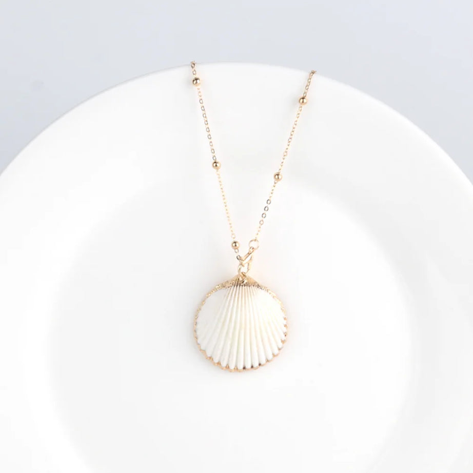 Conch Shell Boho Pendant Necklace