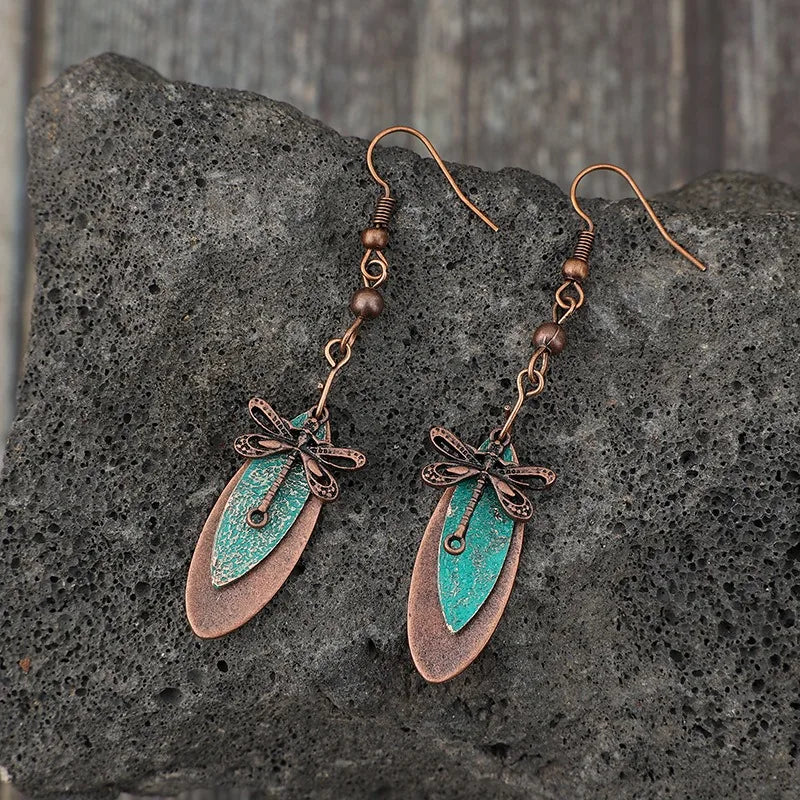 خمر النحاس اللون بوهو اليعسوب الحجر الأخضر استرخى أقراط معدنية نحت الأقراط للنساء