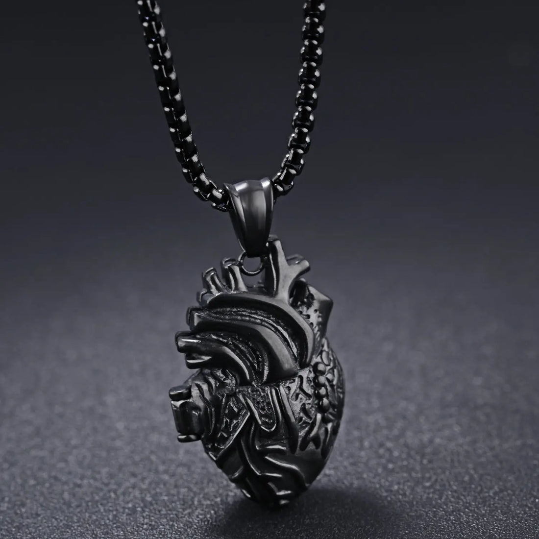 Anatomical Organ Heart Pendant Necklace Gothic Style Heart Necklace for Men and Women Halloween Horror Ornaments Accessories - Charlie Dolly
