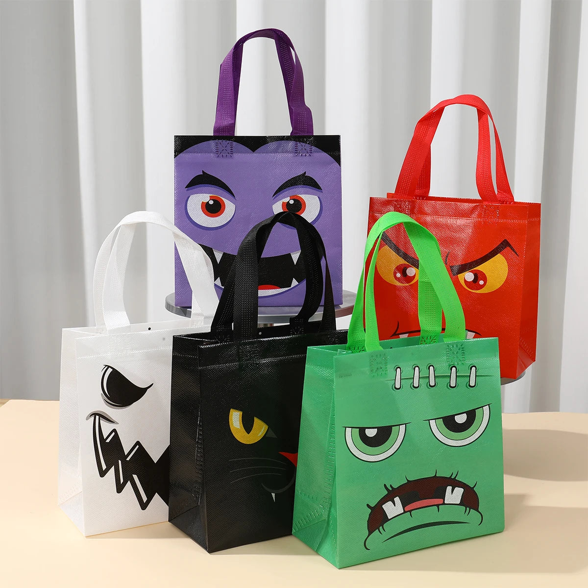 Halloween non-woven bag Halloween Party Decor For Home 2024 Trick or Treat for Kid Toys Favor Halloween Party Supplies Favor - Charlie Dolly