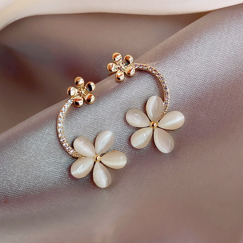 Cute Daisy Flower Pendant Hoop Earrings For Women Korean Sweet Circle Earrings Girl Wedding Party Jewelry Gift - Charlie Dolly