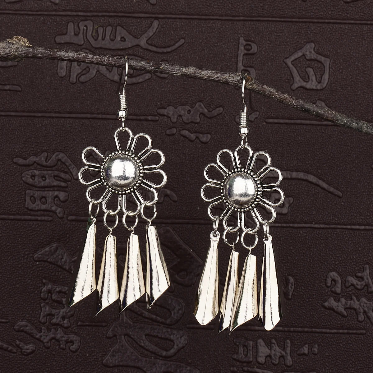 2023 Ethnic Indian Women's Round Hollow Silver Color Drop Earrings Leaf Tassel Boho Tribal Jewelry India Jhumki