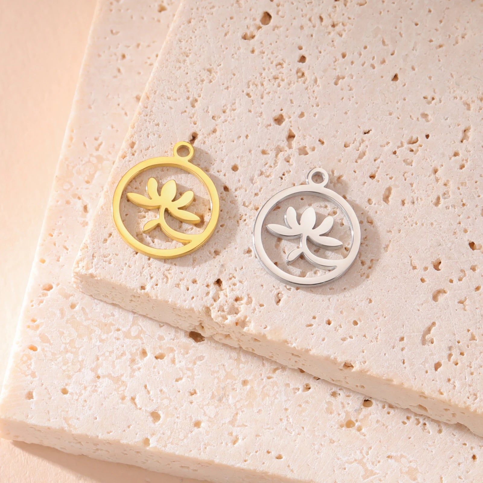 5 pieces of lotus shell stainless steel bracelet pendant necklace small sun shell pendant DIY necklace bracelet earrings jewelry