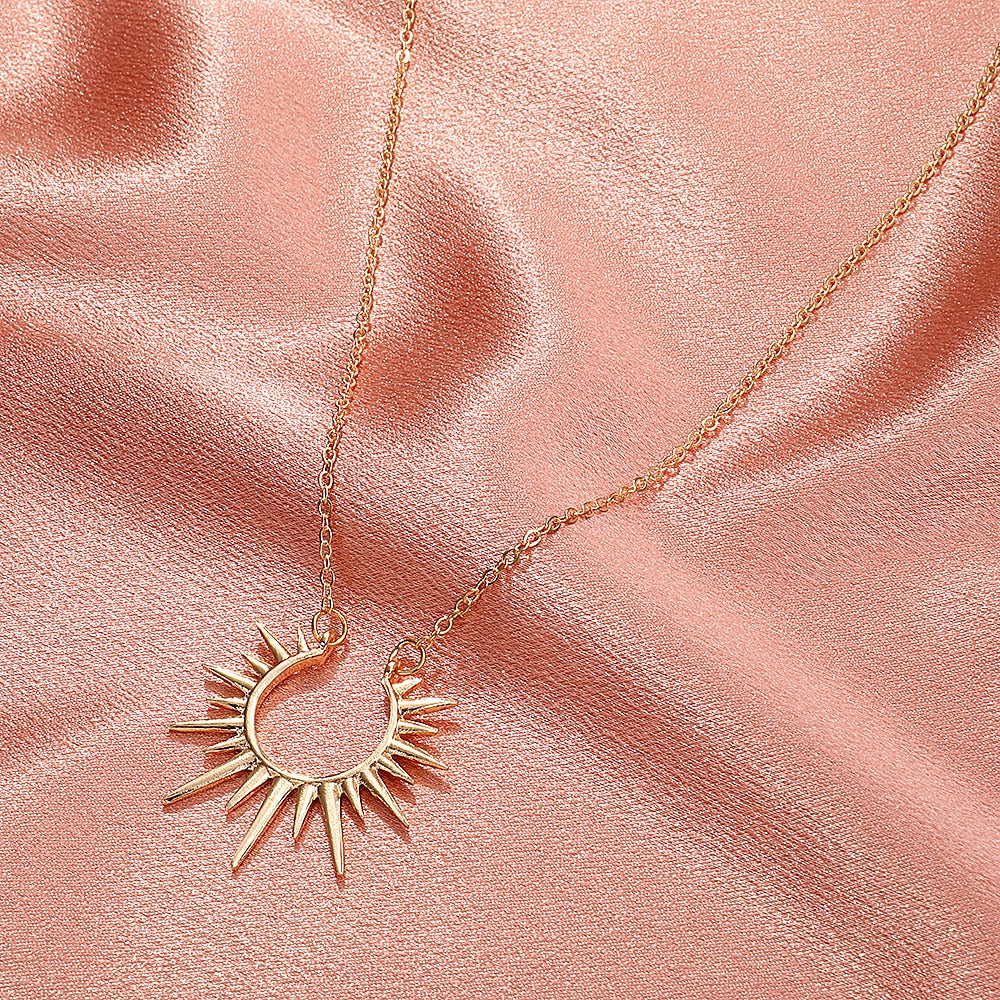 Vintage sun flower pendant necklace - Charlie Dolly