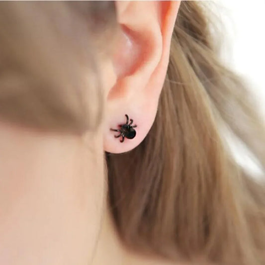 Simple Exquisite Black Spider Earrings for Men and Women Hip-hop Trend 3D Animal Halloween Jewelry Earrings Party Couple Jewelry