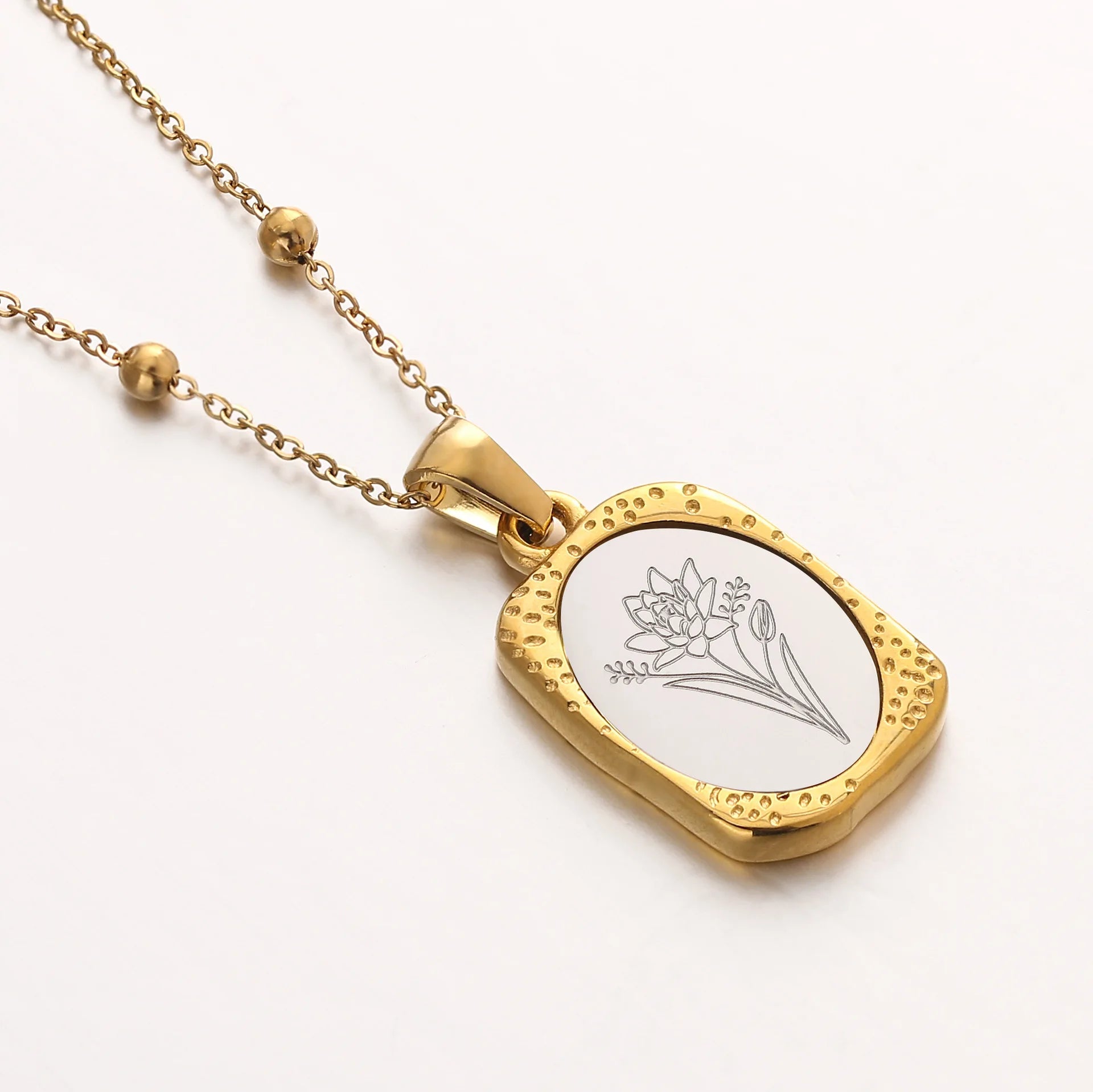 Birth Flower Necklace for Women Stainless Steel Month Lotus/Daisy/ Rose Floral Pendant +Chain Personalized Jewelry Birthday Gift