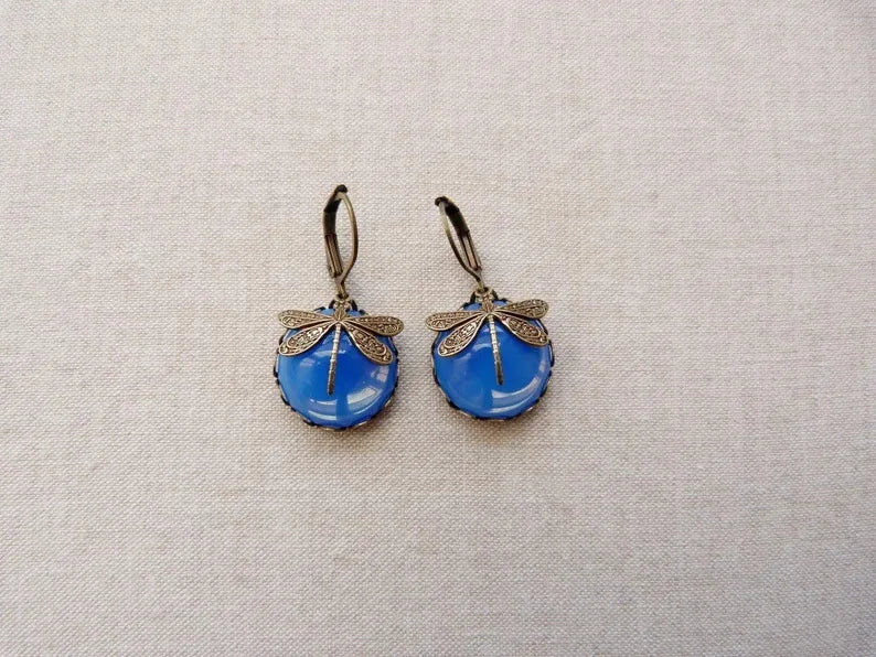 New Boho Vintage Crystal Dragonfly Earrings for Women Fashion Metal Carving Pattern Inlaid Moonstone Animal Earring Jewelry Gift