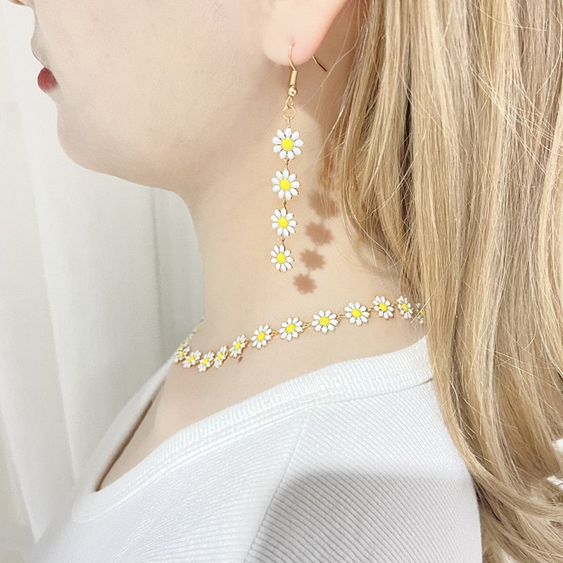 Flower Daisy Clavicle Chain Necklace for Women Girls Korean Style Sweet Short Choker Statement Wedding Bridal Jewelry Neck Chain - Charlie Dolly