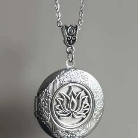 Carved Lotus Photo Locket Choker, Retro Ethnic Memory Talisman