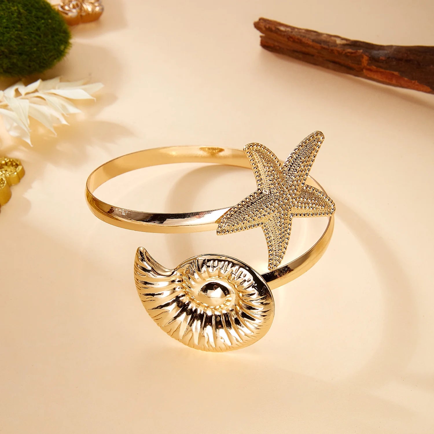 Boho Starfish Pearl Open Arm Bracelet for Women Simple Conch Shell Spiral Wave Metal Upper Arm Cuff Bangle Beach Party Jewelry