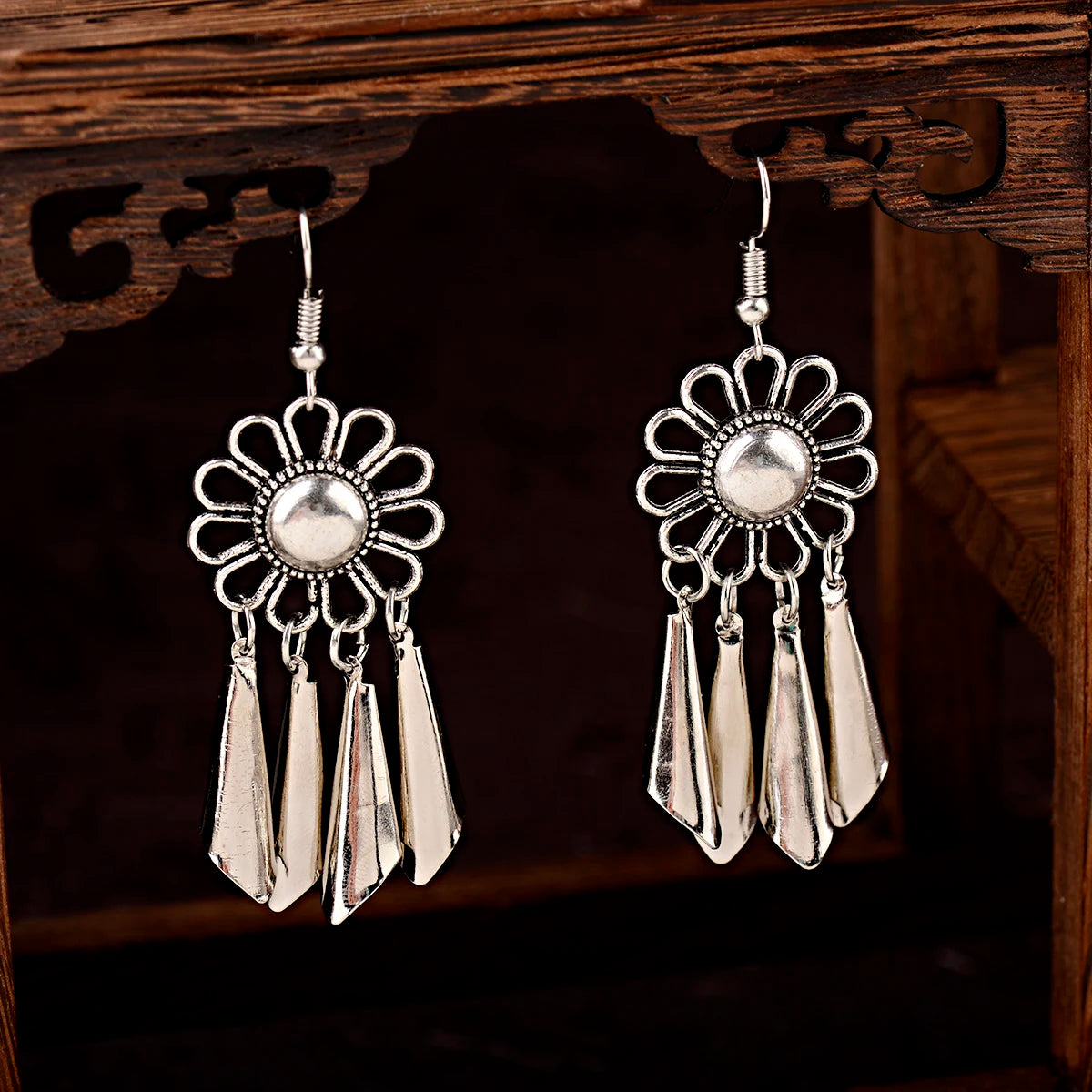 2023 Ethnic Indian Women's Round Hollow Silver Color Drop Earrings Leaf Tassel Boho Tribal Jewelry India Jhumki
