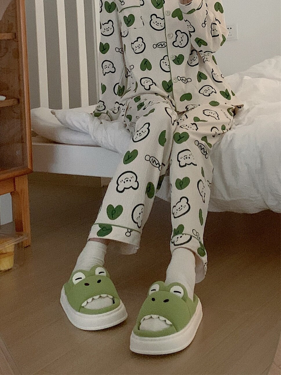 Four Seasons Universal Cute Crocodile Linen Slippers Women Spring Summer Couples Man Skid Resistant Dinosaur Animal Flip Flops - Charlie Dolly