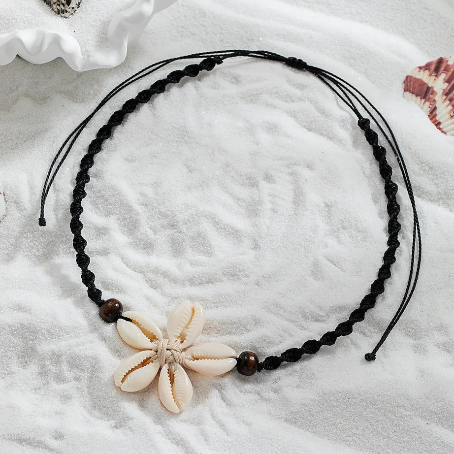 Woven Shell Flower Pendant Necklace