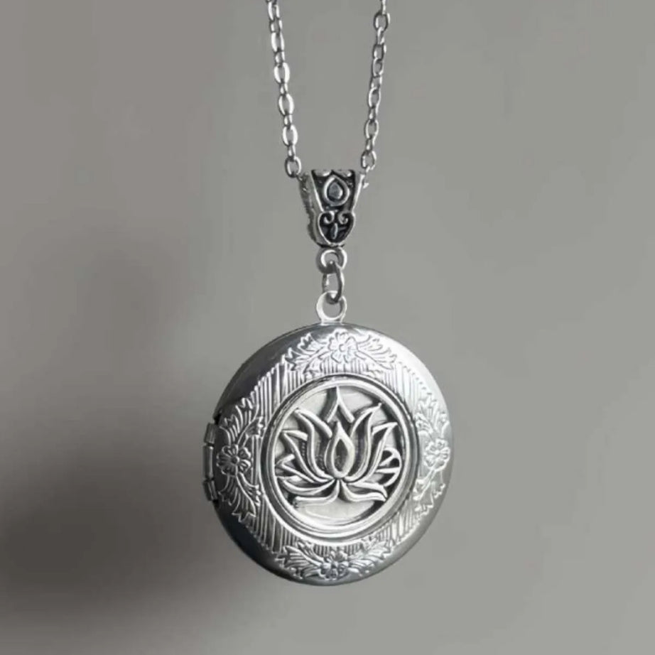 Carved Lotus Photo Locket Choker, Retro Ethnic Memory Talisman