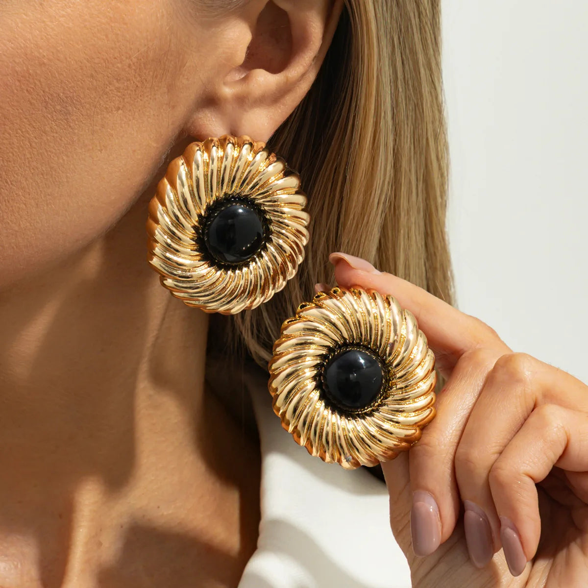 New Trendy Geometric Big Spiral Stud Earrings Women Boho Inlaid Resin Acrylic Beads Earrings Vacation Jewelry Accessories