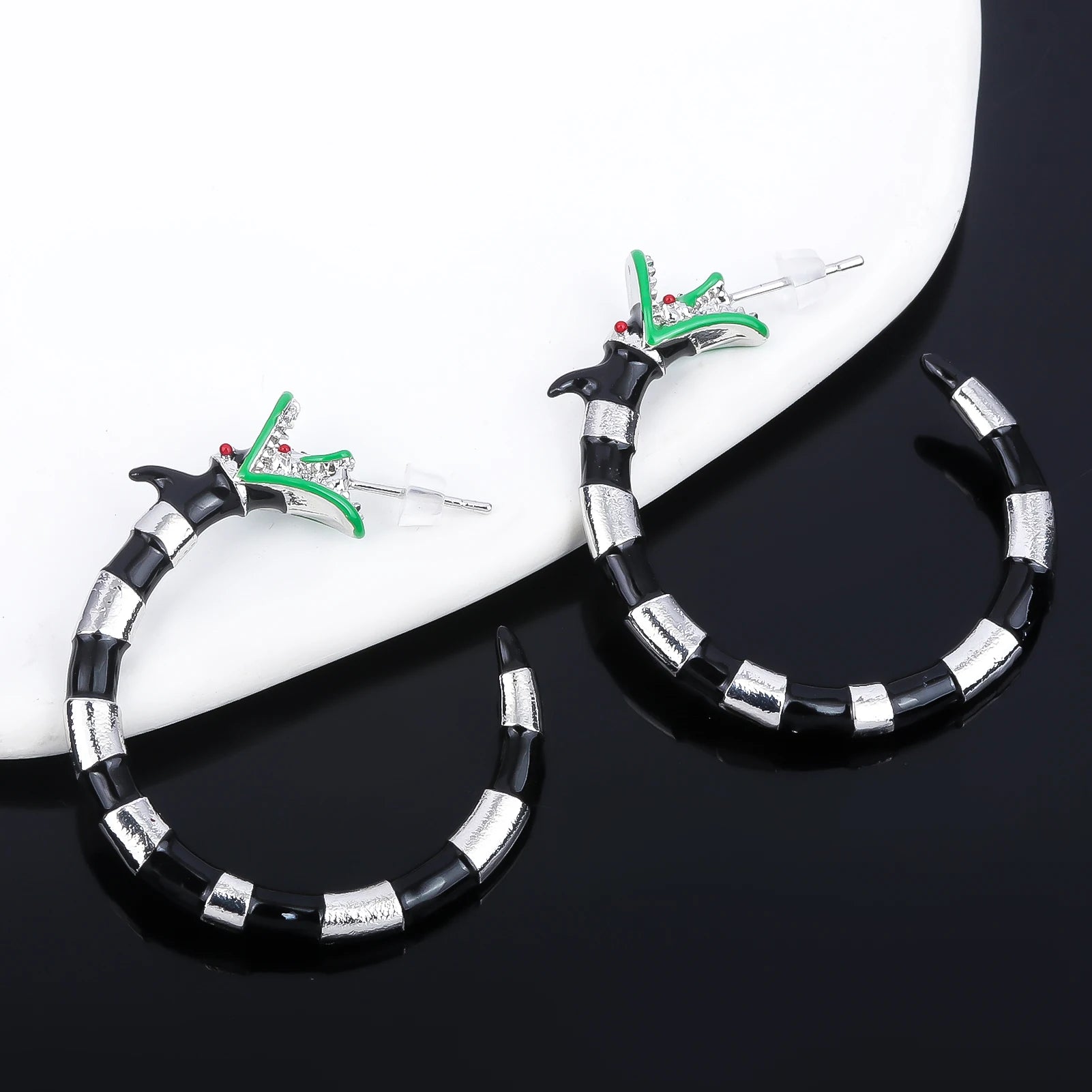 Gothic Style Harong Halloween Beetlejuice Hoop Earring for Women Beetle Sandworm Creepy Chunky Jewelry Cosplay Props Accessories - Charlie Dolly