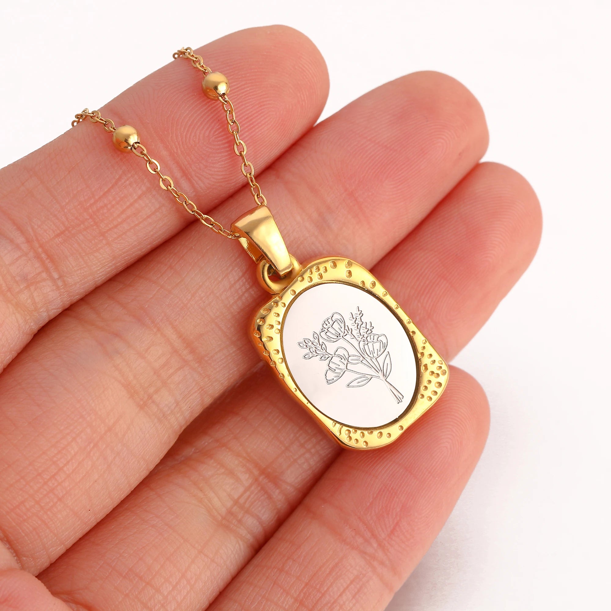 Birth Flower Necklace for Women Stainless Steel Month Lotus/Daisy/ Rose Floral Pendant +Chain Personalized Jewelry Birthday Gift