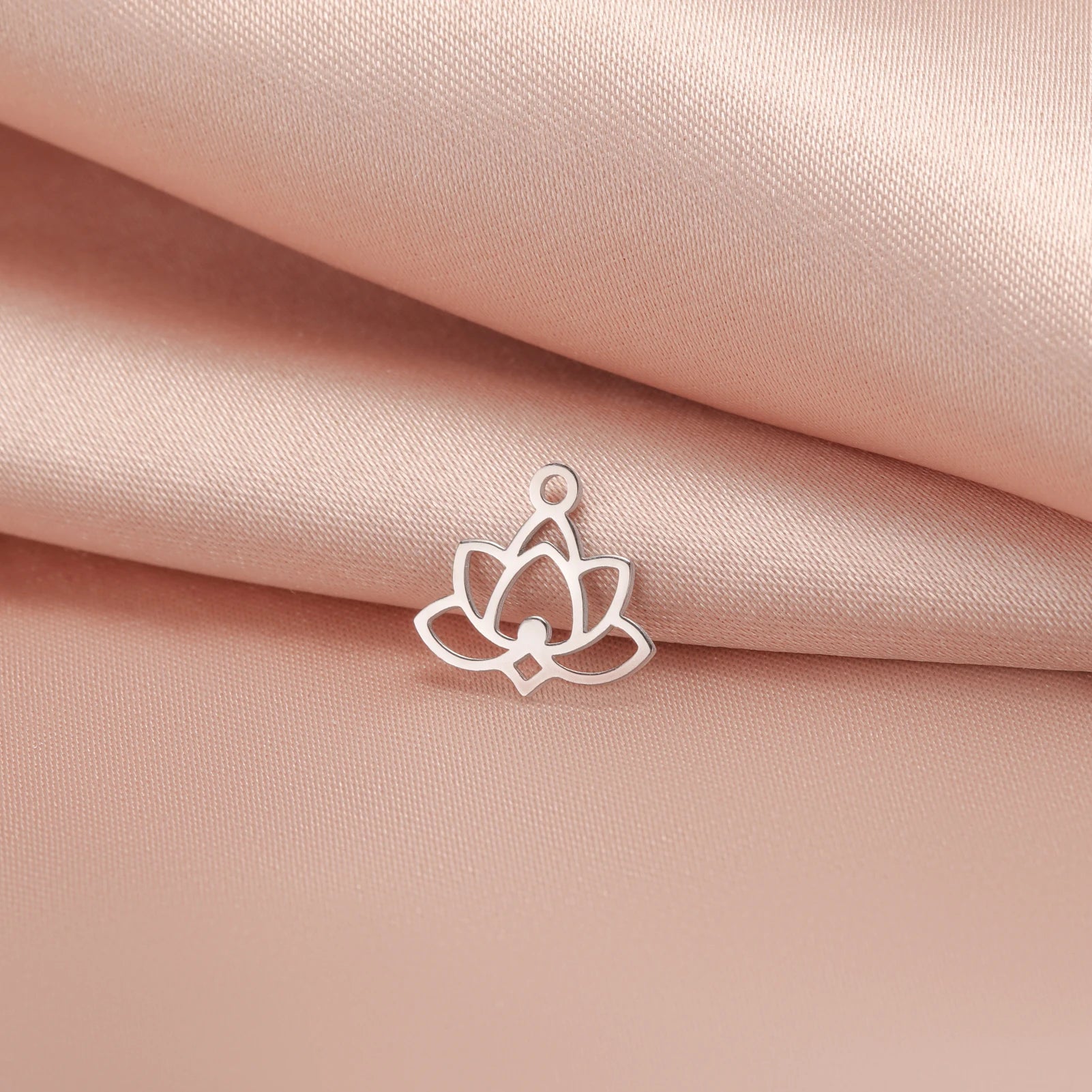 5 pieces of lotus shell stainless steel bracelet pendant necklace small sun shell pendant DIY necklace bracelet earrings jewelry