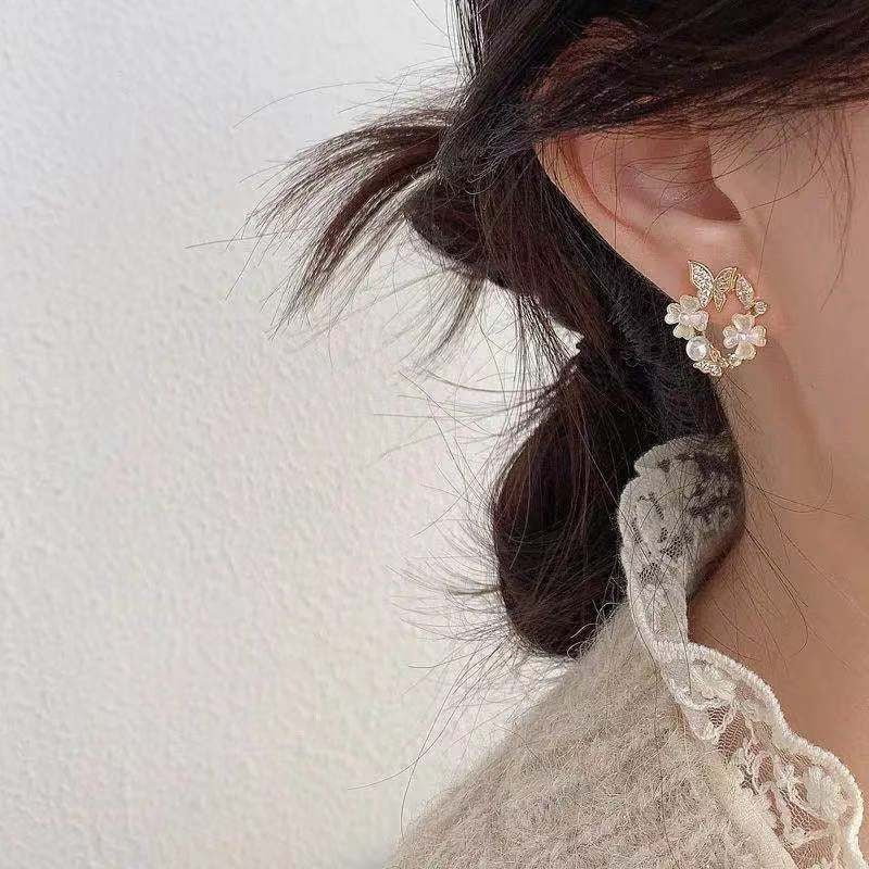 Korean Hollow Wreath Flower Earrings For Women Crystal Zircon Sweet Bee Butterfly Stud Earring Girl Wedding Party Jewelry - Charlie Dolly