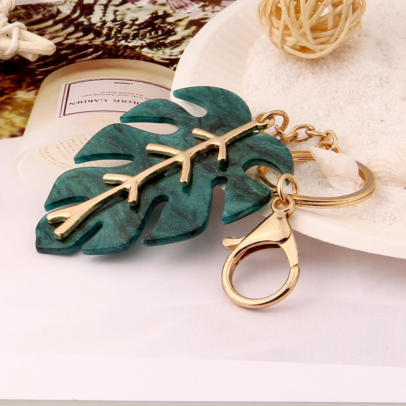 Christmas Green Leaf Metal Keychain Beautiful and Fresh Foliage Shape Key Ring Festival Gift Ladies Accessories Airpods Pendant
