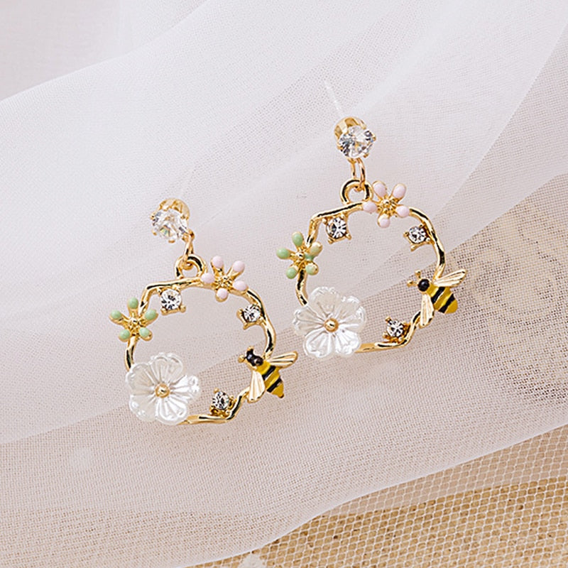 Korean Hollow Wreath Flower Earrings For Women Crystal Zircon Sweet Bee Butterfly Stud Earring Girl Wedding Party Jewelry - Charlie Dolly